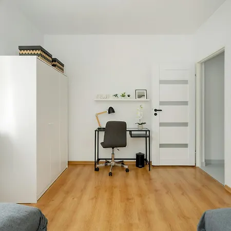 Nyaraló Beautiful House With Balcony Ideal For Families By Renters